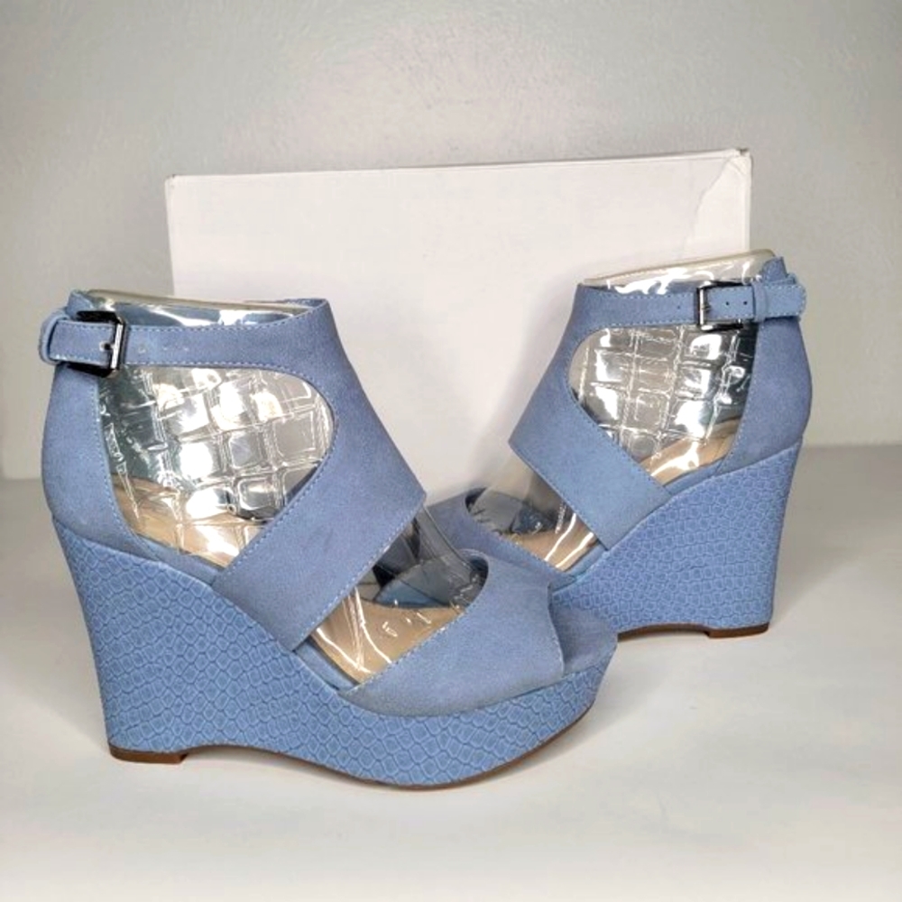 Bar III Women's Sophie Blue color Misty Blue Size: US 6M * New